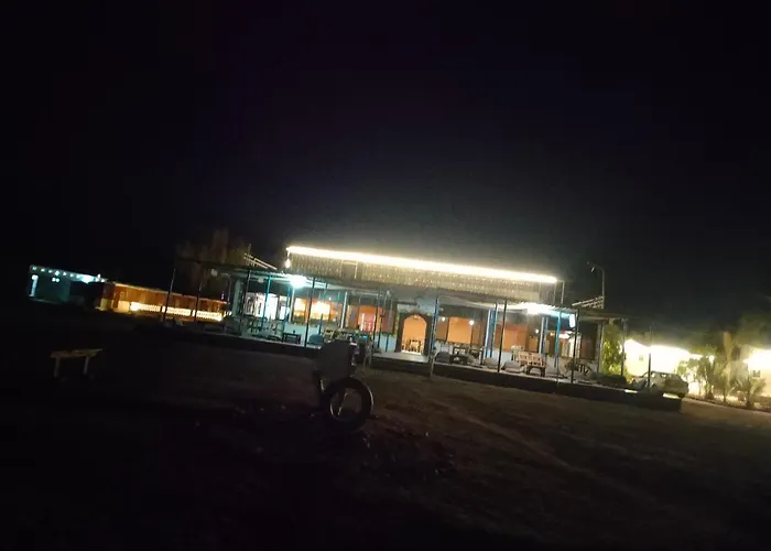 Отель Oasis Resort 2*